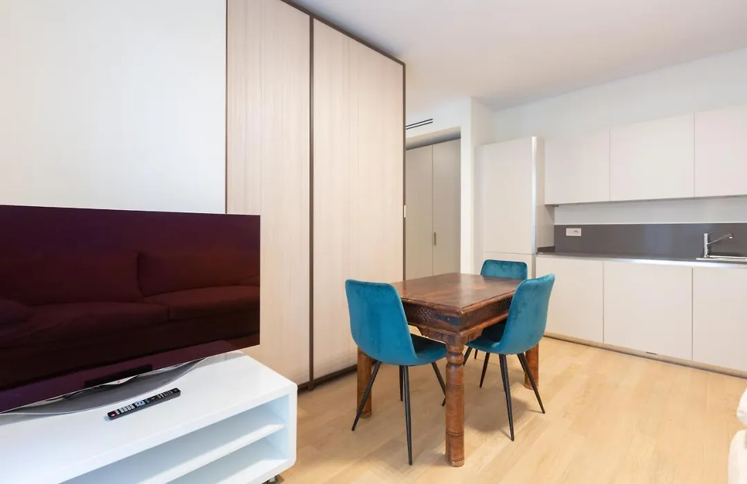 Easytopstay - Cozy Flat With Parking-1